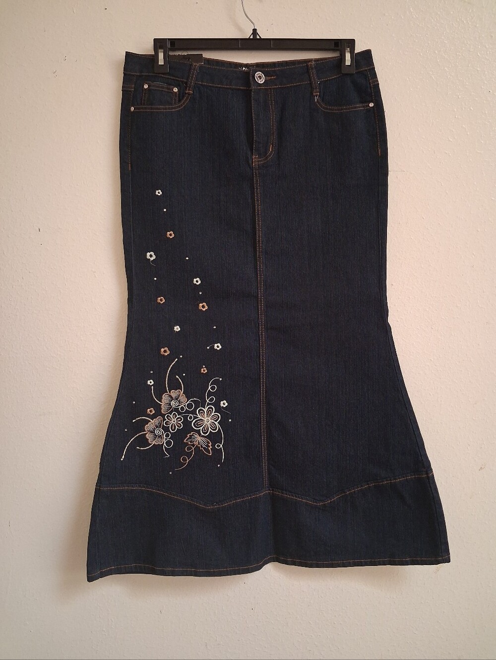Giovanni Embroidered Denim Maxi Skirt Sz 11/2 Dark Wash Floral Jean Skirt Modest